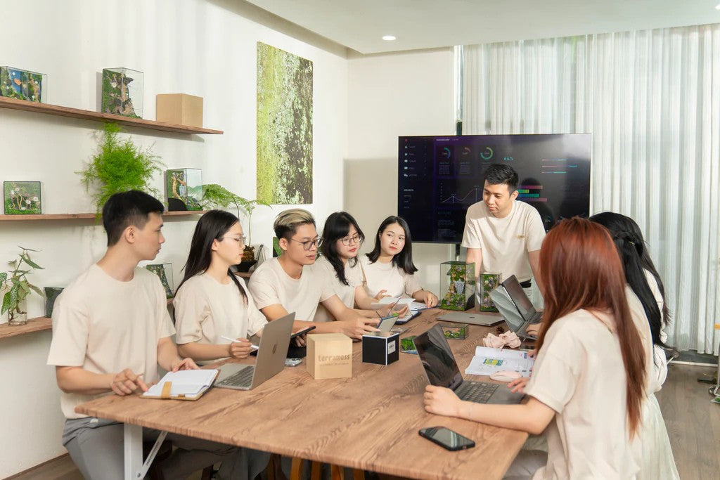 Khi Vẻ Đẹp Mang Sự Dịu Dàng — Vì Sao LilForest Chưa Bao Giờ Chỉ Là Một Thương Hiệu