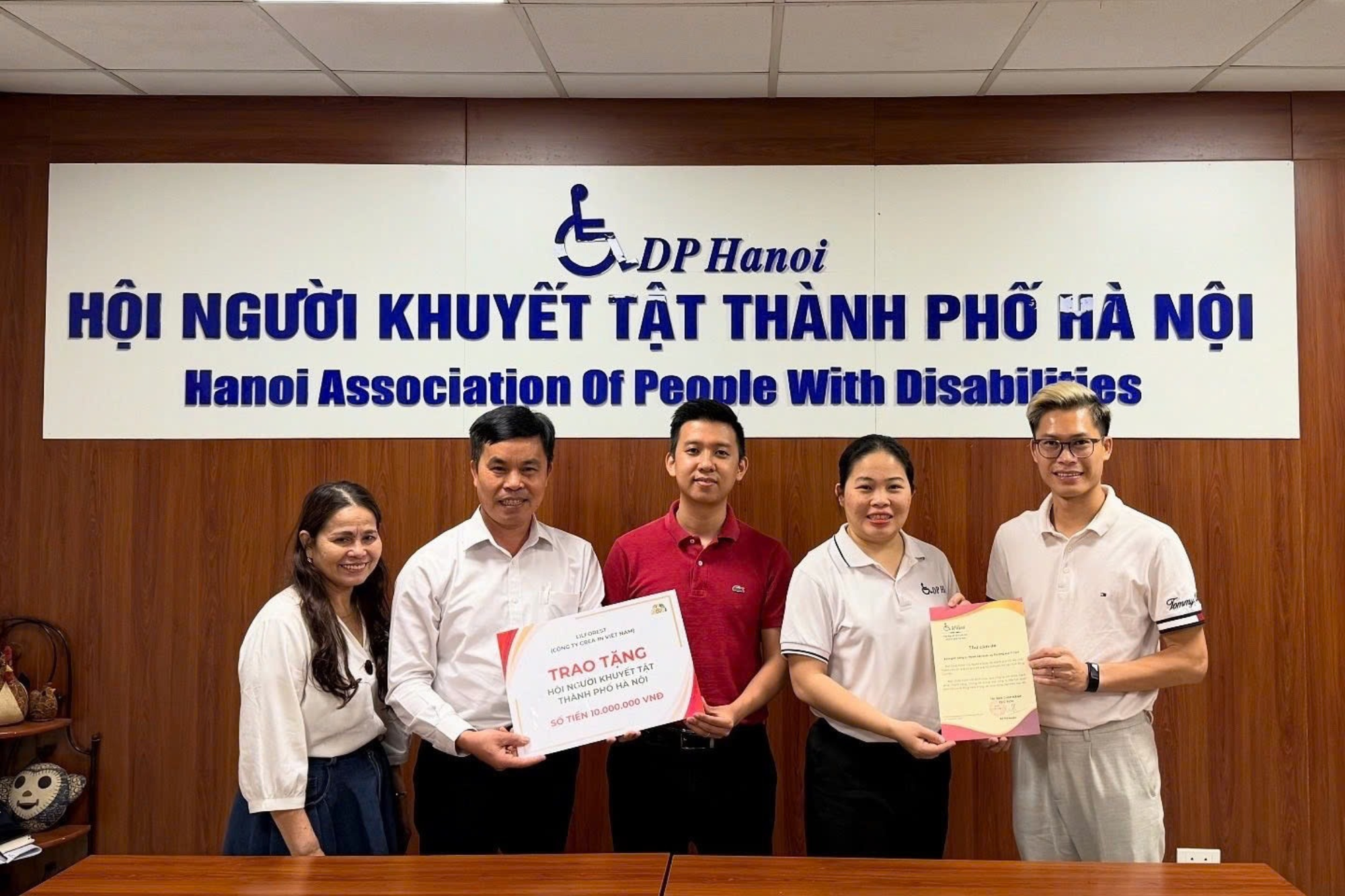 Lilforest trao tặng 10 triệu đồng đến Hội Người Khuyết tật TP.Hà Nội