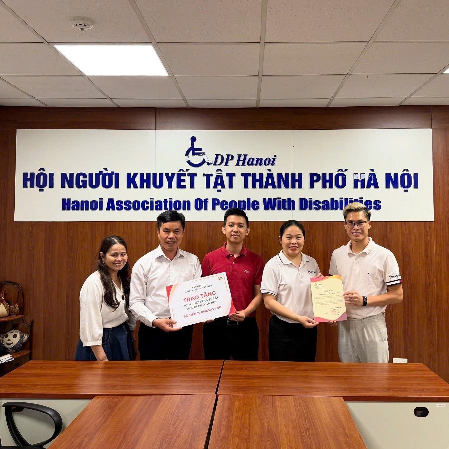 Lilforest trao tặng 10 triệu đồng đến Hội Người Khuyết tật TP.Hà Nội